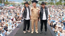 Anggota Komisi XI DPR RI, Rocky Chandra Walikota Sungai penuh Alfin SH dan wakil Walikota Azhar Hamzah 