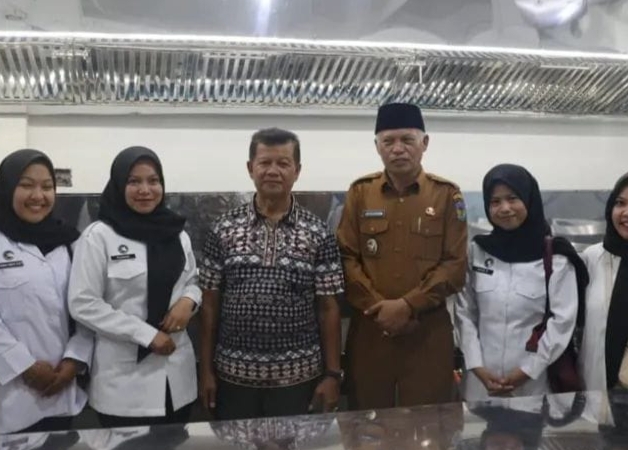 Mulyadi Yacoub Mitra Dapur MBG Bersama Wakil Walikota Sungai.