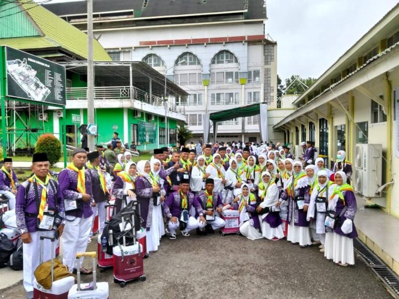 Jemaah calon haji asal Kota Sungai Penuh yang tergabung dalam Kloter BTH 14