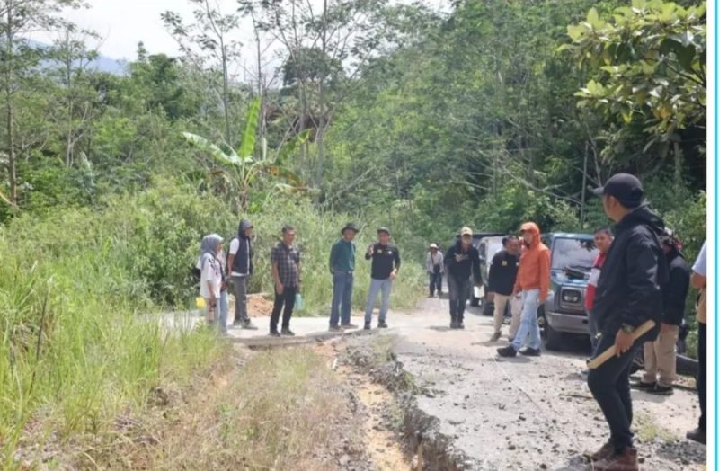 Wawako Azhar Hamzah Tinjau Pembangunan Jalan di Bukit Simancik