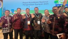 Walikota Sungai Penuh Alfin SH saat menghadiri Rakornas Pengelolaan Sampah Nasional bersama Menteri LHK dan Gubernur Jambi.