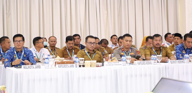 Wali Kota Sungai Penuh, Alfin, S.H., saat menghadiri Rakor Lintas Sektoral Ketahanan Pangan yang digelar Polda Jambi, Selasa (17/6/2025).