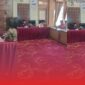 Sekretaris Daerah Alpian memberikan arahan dalam rapat penanganan stunting.