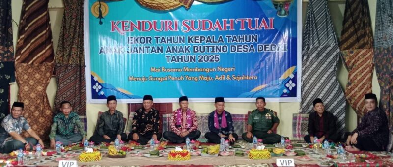 Wakil Walikota Sungai Penuh Azhar Hamzah menghadiri Kenduri Sudah Tuai 2025 di Desa Debai sebagai bentuk syukur atas hasil panen masyarakat.