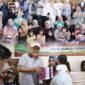 Wako Alfin dalam kegiatan menyapa ramah  para orang tua serta  juga ikut membagikan minuman sehat kepada anak-anak yang ikut dalam pemeriksaan menyaksikan langsung audit stunting balita.

