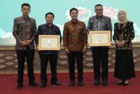 Wako Alfin SH bersama Jajaran Dinas Kesehatan Kota Sungai Penuh Mendapat 2 Penghargaan di Kemenkes RI Jakarta.