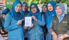 Ketua PKK Sungai Penuh dukung program Bank Sampah.