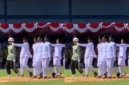 Tangkapan layar video viral terkait Paskibraka di Papua Barat Daya yang berjuang keras selesaikan tugas pengibaran Bendera Merah Putih dalam rangka peringatan HUT RI ke-80. (Instagram.com/@perspekshit)