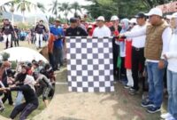 Walikota Sungai Penuh, Alfin, SH, secara resmi membuka lomba olahraga tradisional dalam rangka HUT RI ke-80.