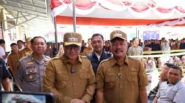 Walikota Sungai Penuh Alfin, SH, didampingi Bupati Kerinci Monadi saat memantau proses pemberkasan PPPK Paruh Waktu di Polres Kerinci.
