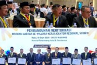 Bupati Kerinci Monadi menandatangani komitmen meritokrasi bersama kepala daerah se-wilayah kerja BKN Palembang, Rabu (10/9/2025).