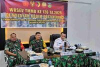 Wali Kota Sungai Penuh, Alfin, S.H., bersama Tim Wasev TMMD ke-126 yang dipimpin Kolonel Inf Eben Ezer Lumban Tobing saat kunjungan di Makodim Kerinci, Rabu (29/10/2025).