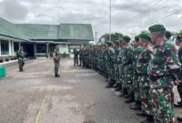 Kasdim 0417/Kerinci Mayor Inf Mohd Arifin memimpin apel pagi Satgas TMMD ke-126 di Makodim 0417/Kerinci, Senin (20/10/2025).