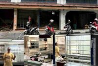 Pedagang Pasar Beringin mulai berkemas pindah ke lokasi relokasi sementara di Khincai Plaza, Kota Sungai Penuh.