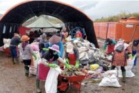 Peserta mengikuti pelatihan pengelolaan sampah terpadu di TPST RKE yang diselenggarakan oleh Dinas Lingkungan Hidup Kota Sungai Penuh.