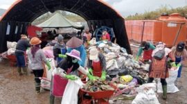 Peserta mengikuti pelatihan pengelolaan sampah terpadu di TPST RKE yang diselenggarakan oleh Dinas Lingkungan Hidup Kota Sungai Penuh.