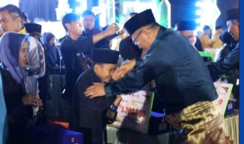Walikota Sungai Penuh Alfin bersama Wakil Walikota Azhar Hamzah menghadiri penutupan MTQ ke-54 di Kabupaten Muaro Jambi.