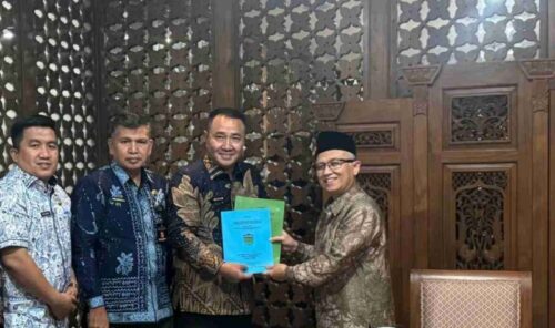 Pejabat Dinas Pendidikan Kota Sungai Penuh saat mengikuti Bimbingan Teknis Pelaporan Revitalisasi SD Tahap 2 di Jakarta.