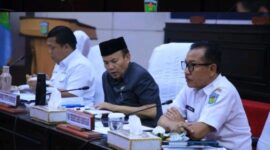 Banggar DPRD Kota Sungai Penuh bersama TAPD saat membahas Perubahan APBD Tahun Anggaran 2025 .