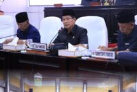 Ketua Pansus DPRD Kota Sungai Penuh memimpin rapat pembahasan Tata Tertib