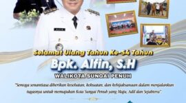 Ketua DPRD Sungai Penuh, Hutri Randa, memberi ucapan selamat HUT Walikota Alfin ke-54.