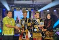 Ketua DPRD Kota Sungai Penuh Hutri Randa, S.Sos., M.M., menghadiri malam puncak Pemilihan Bujang dan Gadis Kota Sungai Penuh 2025 di Gedung Nasional, Rabu malam (11/11/2025).