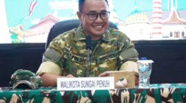 Wali Kota Sungai Penuh Alfin SH bersama Wakil Wali Kota Azhar Hamzah saat menutup kegiatan Bimtek Kepala Desa dan BPD se-Kota Sungai Penuh di Korem 042/Gapu, Kamis (19/12).