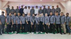 Ketua SMSI Provinsi Jambi Muhtadi Putra Nusa memimpin pelantikan pengurus SMSI Kabupaten Kerinci–Kota Sungai Penuh periode 2025–2028 di Gedung Nasional Kota Sungai Penuh, Sabtu (13/12/2025).