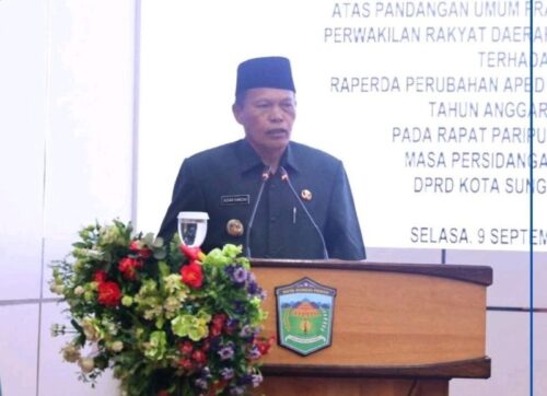 Azhar Hamzah jawab pandangan umum DPRD Sungai Penuh