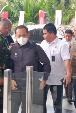 Taruna Fariadi Menyerahkan Diri Usai Kabur dari OTT