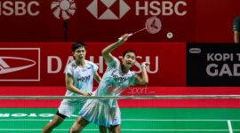 Amallia Cahaya Pratiwi/Siti Fadia Silva Ramadhanti mengembalikan shuttlecock saat menghadapi pasangan Denmark pada babak 32 besar German Open 2026 di Westenergie Sporthalle, Mulheim an der Ruhr, Selasa (24/2/2026).