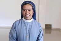 Suster Ika mendampingi korban TPPO yang telah dievakuasi dan mendapatkan pendampingan di rumah aman.