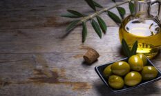 Dua Buah Alami Penurun Kolesterol Jahat