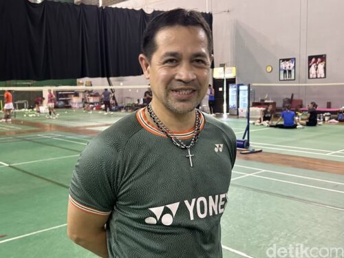 Pelatih ganda putri Indonesia, Karel Mainaky, memimpin latihan intensif persiapan menuju All England 2026 di Pelatnas PBSI Cipayung, Jakarta Timur.