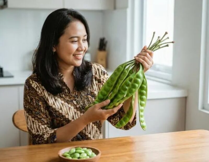 Petai mentah dikenal kaya nutrisi dan bermanfaat untuk kesehatan tubuh