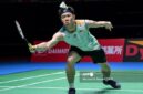 Pebulu tangkis Malaysia, Lee Zii Jia, mengembalikan kok saat bertanding pada ajang Swiss Open 2026 di Basel, Swiss.