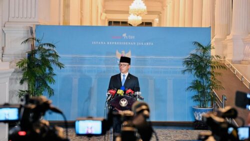 Menteri Luar Negeri RI, Sugiono, memberikan keterangan kepada wartawan terkait rencana evakuasi 15 WNI dari Iran di tengah eskalasi konflik Timur Tengah.