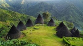 Rumah adat Mbaru Niang di Desa Wae Rebo, Flores. (Foto: Pexels)