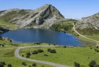 Keindahan pegunungan Picos de Europa di utara Spanyol yang dinobatkan sebagai tempat terindah di dunia.