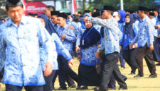 Bupati Bandung Dadang Supriatna menyambut terbitnya SE Mendikdasmen Nomor 6 Tahun 2026 yang memperbolehkan dana BOSP digunakan untuk membayar honor guru dan tenaga kependidikan PPPK paruh waktu.