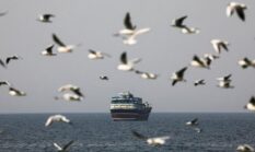 Iran Tutup Selat Hormuz, Drone Serang Tanker