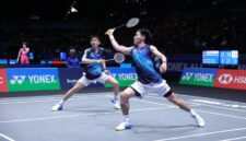 Raymond Indra/Nikolaus Joaquin mengalahkan Liang Wei Keng/Wang Chang dan melaju ke semifinal All England 2026.
