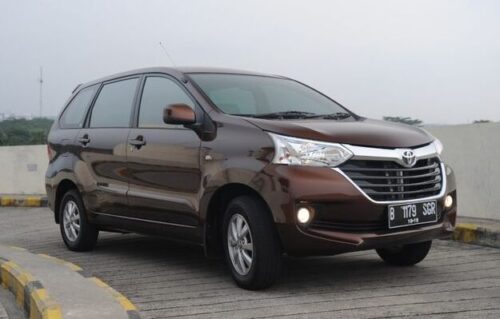 Toyota Avanza bekas keluaran 2015–2016 masih diminati karena mesin tangguh dan biaya perawatan yang terjangkau.