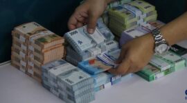 Sejumlah uang rupiah lama, baik kertas maupun logam, yang telah dicabut dari peredaran namun masih bisa ditukarkan di Bank Indonesia sesuai ketentuan.