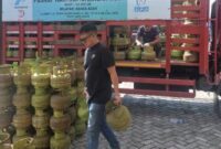 PT Pertamina (Persero) melalui Pertamina Patra Niaga terus menyalurkan LPG 3 kg ke wilayah bencana banjir di Aceh. Dok Pertamina