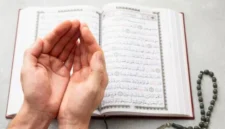 Ilustrasi doa, baca surat yasin, tahlil (Freepik) description foto