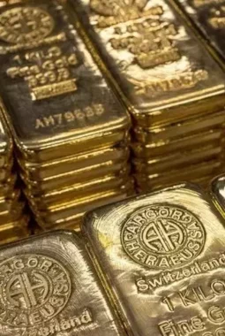 Emas Jadi Aset Berisiko Harga Turun Tajam 2026