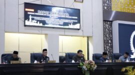 Wali Kota Alfin menghadiri rapat paripurna DPRD Sungai Penuh dengan agenda pandangan fraksi terhadap LKPJ Tahun Anggaran 2025.