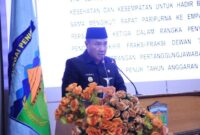 Wali Kota Sungai Penuh Alfin mengikuti rapat paripurna DPRD dengan agenda persetujuan LKPJ Tahun Anggaran 2025.