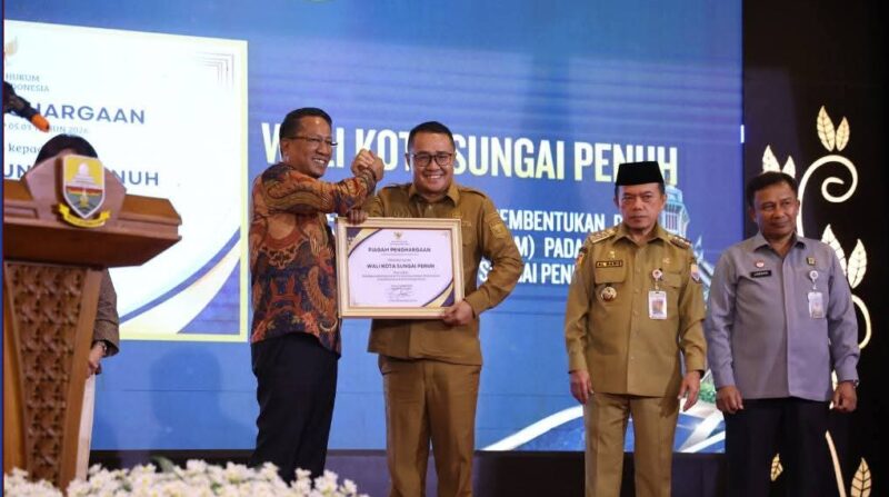 Wali Kota Alfin mengikuti peresmian Pos Bantuan Hukum desa dan kelurahan se-Provinsi Jambi di Auditorium Rumah Dinas Gubernur Jambi, Selasa (28/4).